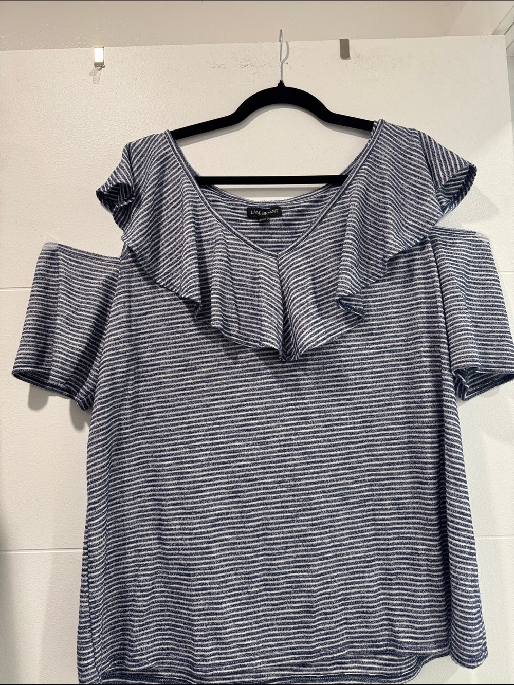 Lane Bryant Cold Shoulder Top Women‎ 18/20 Blue White Striped Ruffle Knit Blouse